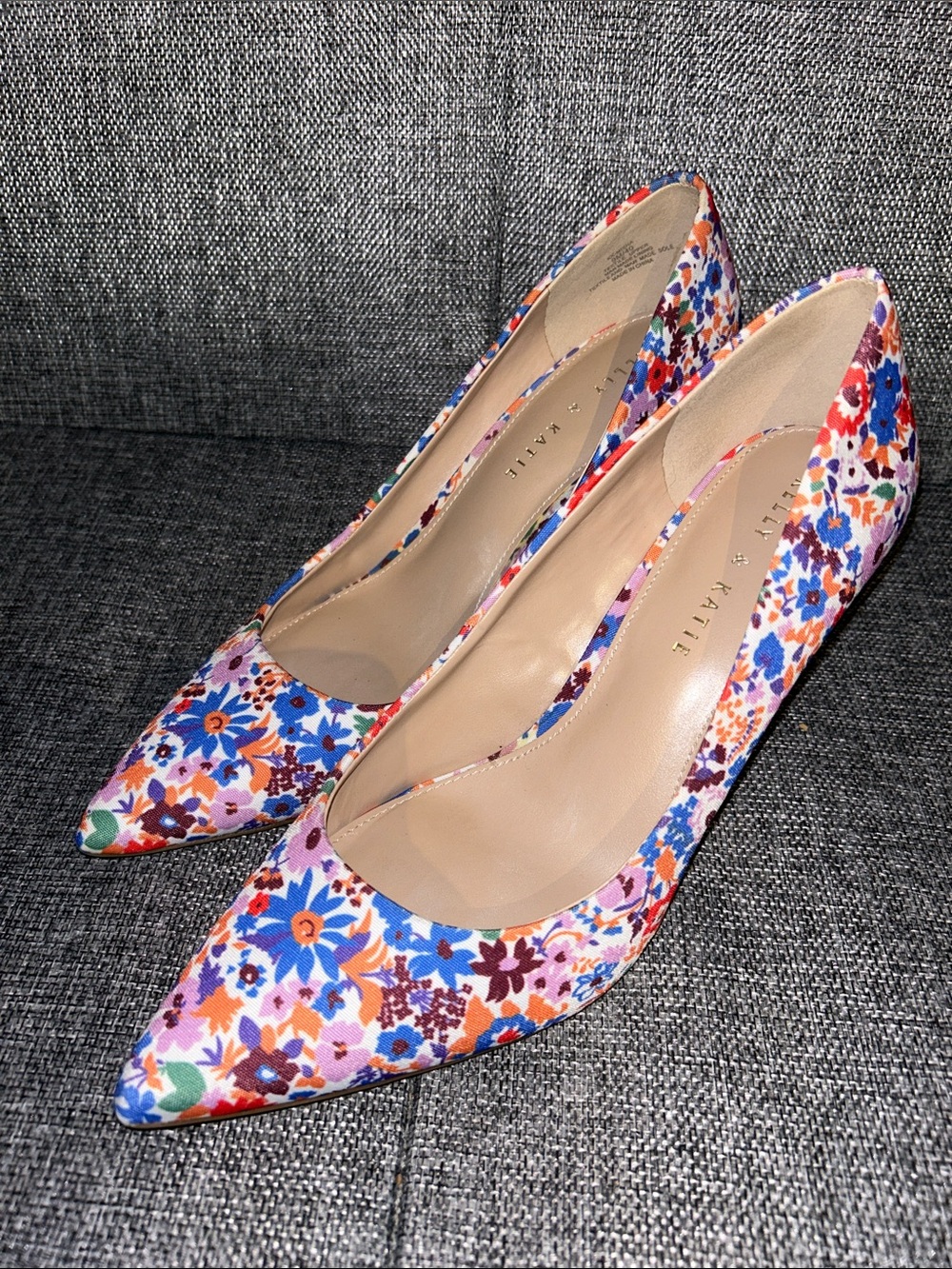 Kelly & Katie Floral Pointed Pumps in Blue, Red & Pink - Picture 2 of 8